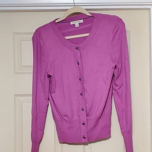 Nice and worn a few times light sweater. (114)